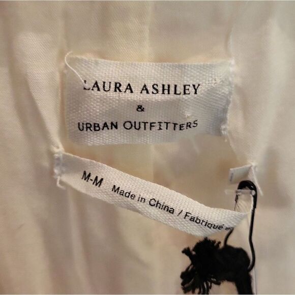 Laura Ashley + Urban Outfitters Mel Puff Sleeve Dress Size Medium, NWT - Picture 9 of 10